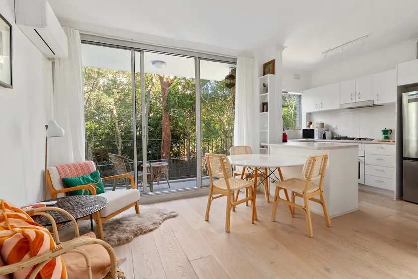 Lovely Harbourside 1-Bed Close To Sydney Landmarks - Image 1