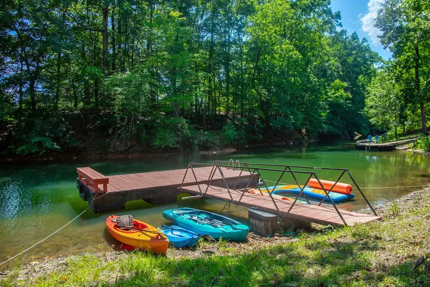 Clemson Lake House - Dock, Hot Tub, Kayaks - Image 1