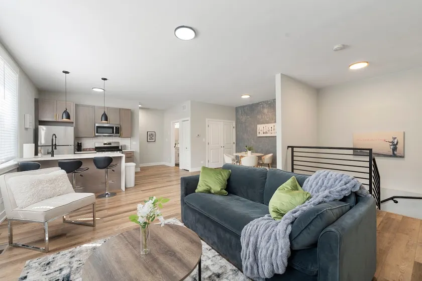 Pilsen 2BA Condo Minutes from Chicago Attractions - Image 1