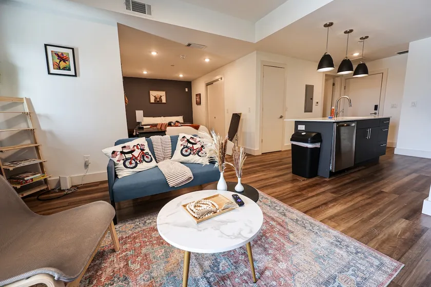 Classy_Studio_Apt_ in_the_Heart_of_Philadelphia - Image 1