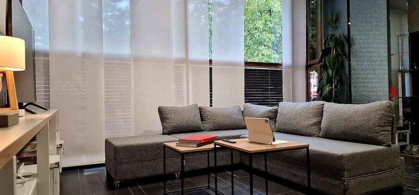 Modern Apartment with Private Garage - Image 1