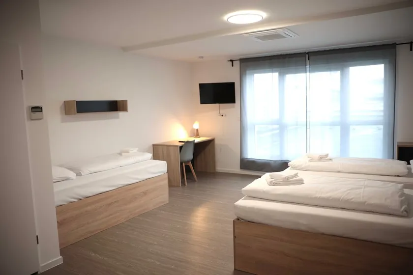 Appartement-Mehrbett-Zimmer-Salle de bain privée - Image 1