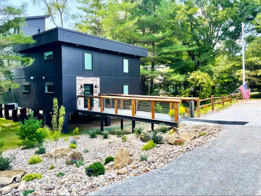 Towering Pines Villa | Hot Tub & Rooftop Terrace - Image 1