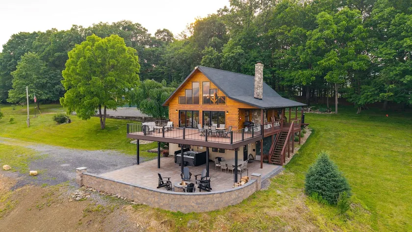 Stunning Views, Hot Tub, Luxury Secluded Cabin - Image 1