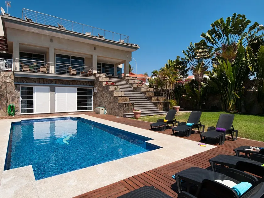 Superb Family Villa in Sonnenland for 12 - Image 1