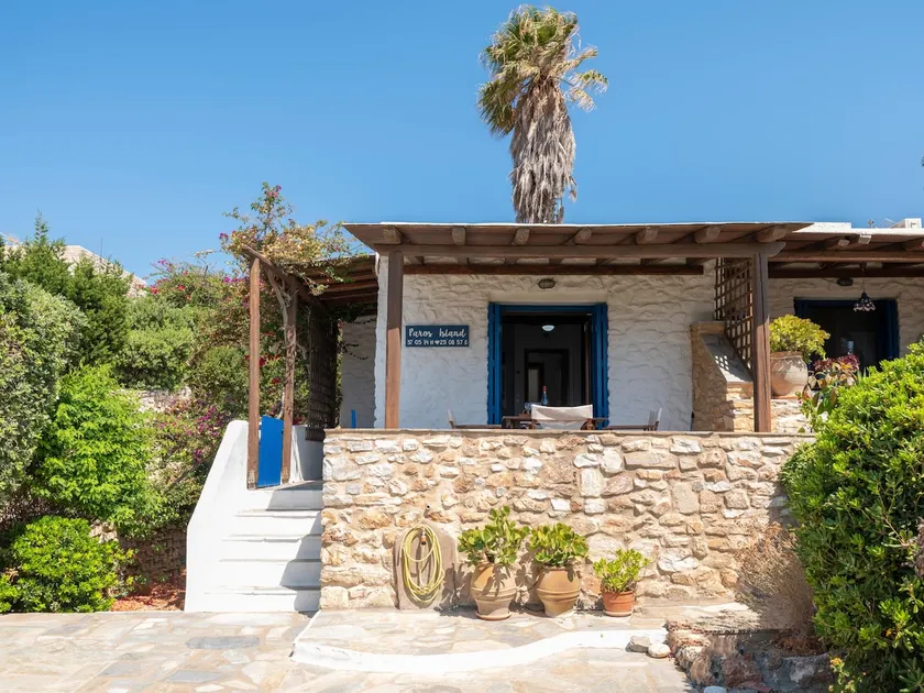 Elena's Traditional DreamHouse - Image 1