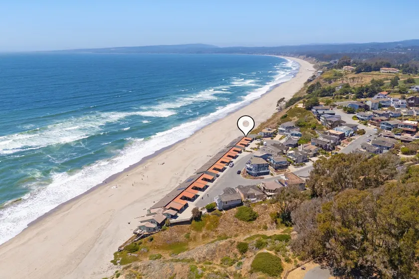 Perched on the Sand – Oceanfront Living - Image 1