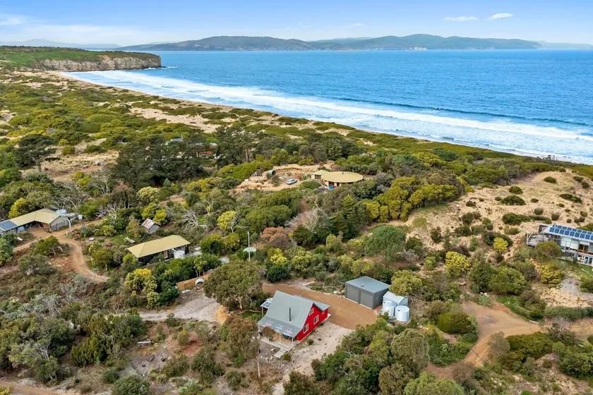 'Little Secret' Charming Clifton Beach Sanctuary - Image 1