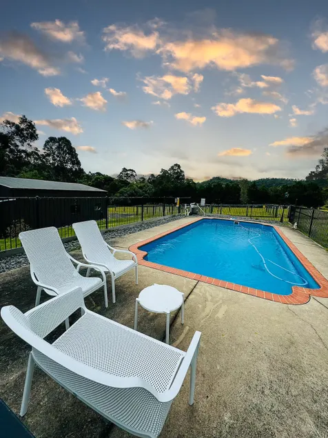 Exclusive Manor Retreat Farm Stay Pool 5BD - Image 1