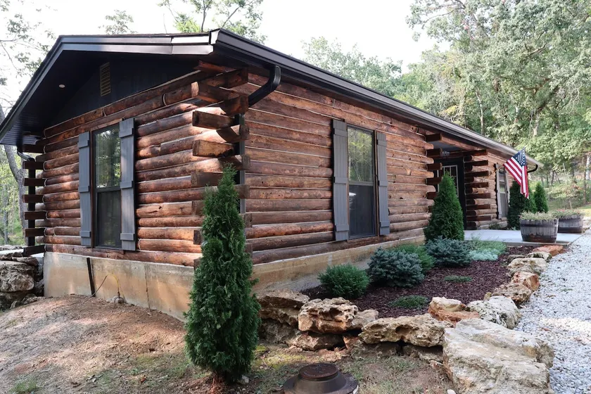 Cozy 1-Bedroom Cabin Retreat - Image 1