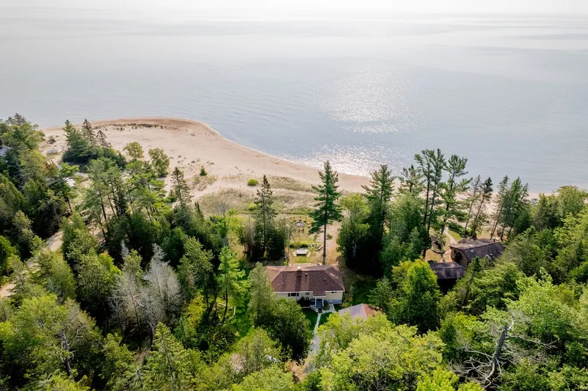 Sunny Side U.P. : Autumn Lake Michigan Escape - Image 1
