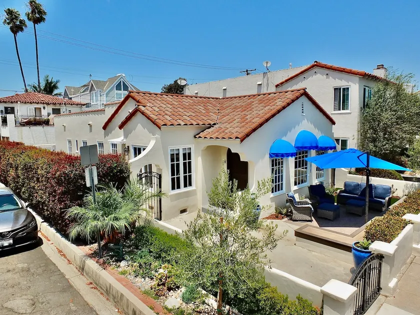 Belmont Shore - 2 Blocks to Beach - World Cup - Sleeps 6 - Image 1