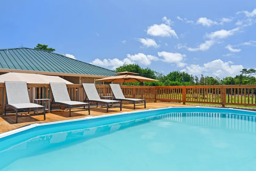 Gorgeous Gated Retreat w Pool Deck Firepit, 1 acre - Image 1