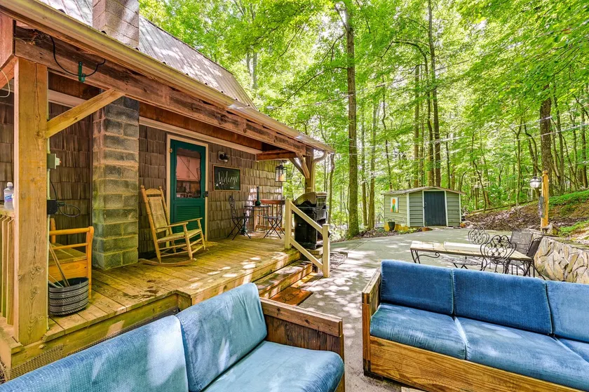 Cozy Nature Escape! Roaring Gap Cabin w/ Patio - Image 1