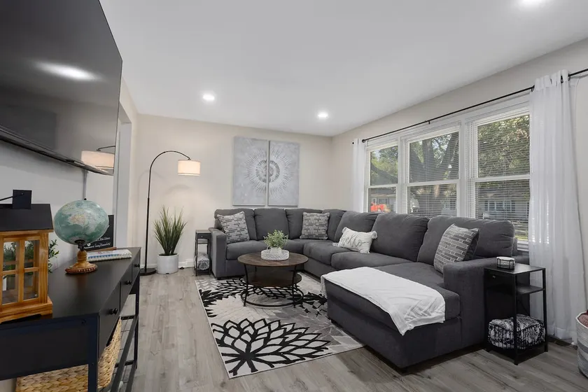 Cozy Home King Beds, Fenced Yard | Sleeps 6 - Image 1