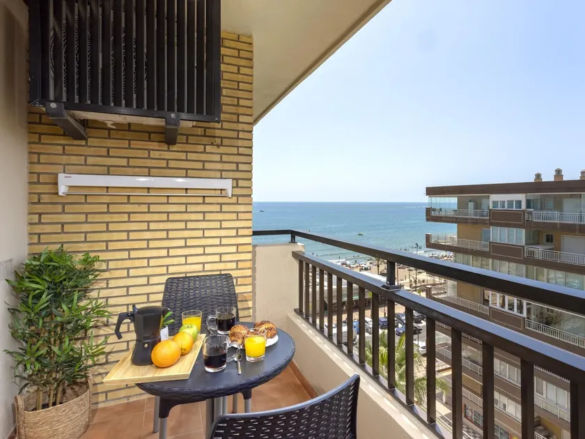 Sunstay Flat I Seaviews Fuengirola Beach - Image 1