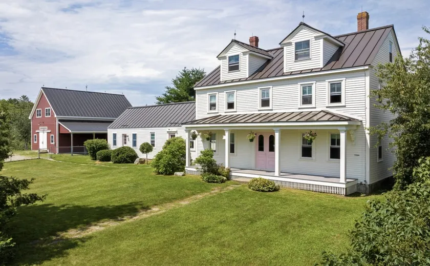 Historic Farmhouse Retreat in Boothbay - Image 1