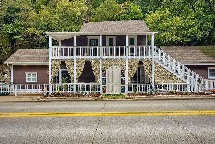 Chateau Cottage - Penthouse Downtown - Image 1