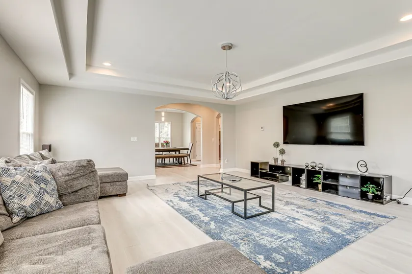 Walk to Mercedes-Benz! Centrally Located ATL Base - Image 1