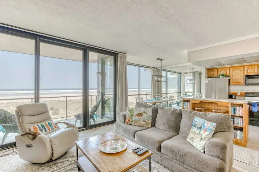 Sand & Sea (302) Wave Watcher - Beachfront Balcony - Image 1