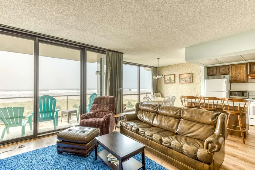 Sand & Sea (304) Retro Chic - Beachfront Retreat - Image 1