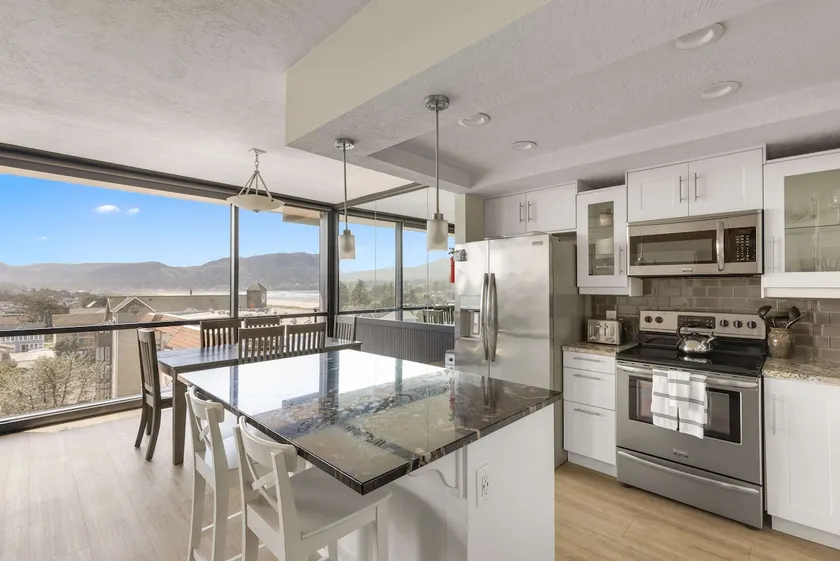 Sand & Sea (614) Tillamook Vista  – Top-Floor Lux - Image 1