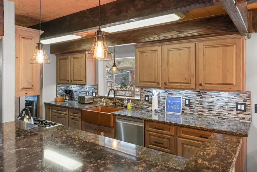 4BR Tahoe ·Arcade ·2 Fireplaces ·Huge Private Yard - Image 1