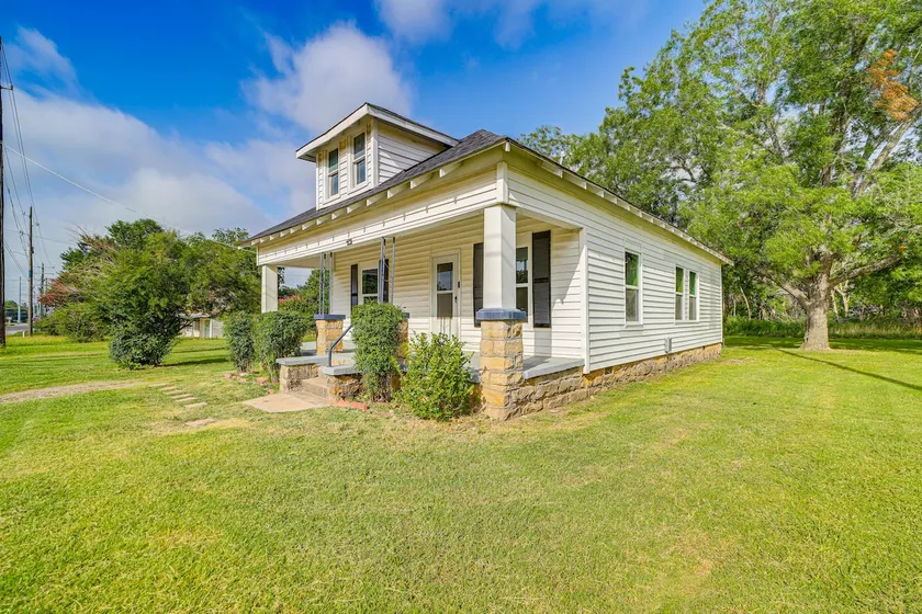 Walkable Neighborhood! Extended Stay in McAlester - Image 1
