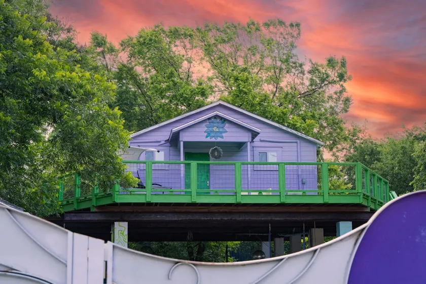 Sky-High Treehouse | Huge Porch | Great Location - Image 1