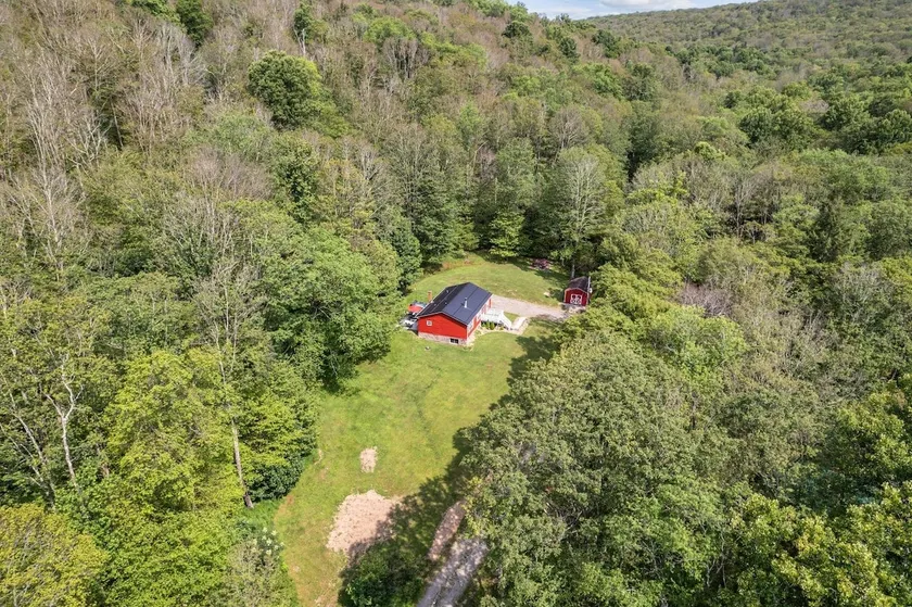 Sleeps 13, 4BR, 8BED, HotTub, Pond, Hidden Valley - Image 1