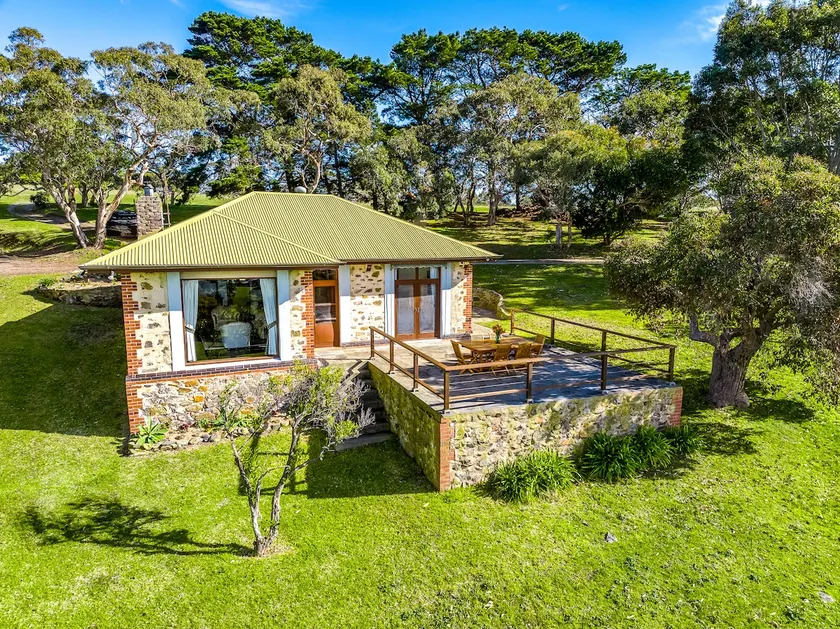 Rustic Cottage - Image 1
