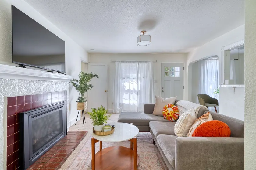 The Reed Hideaway - Cozy 1BR Duplex Retreat - Image 1