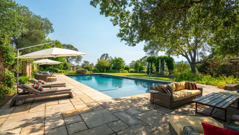 Sonoma Vista Estate: Luxury 7-Bedroom Retreat - Image 1