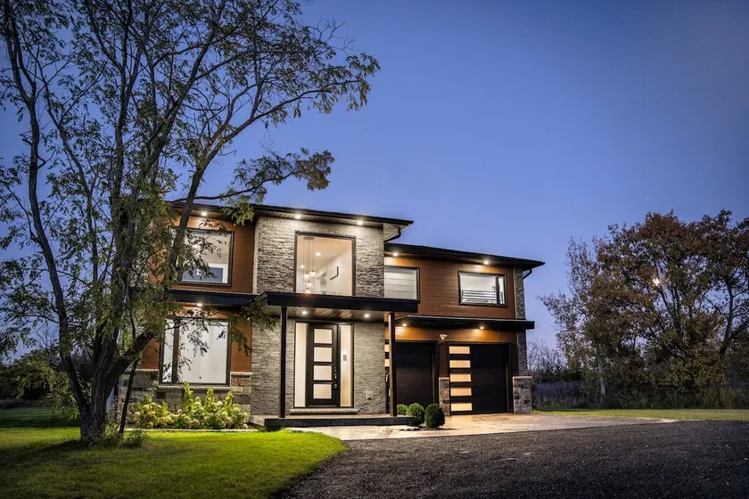 Percy Boom Luxury Home: Hot Tub/ Sauna/ Game Room - Image 1