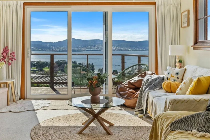 Panorama Magic - A Sandy Bay Family Escape - Image 1