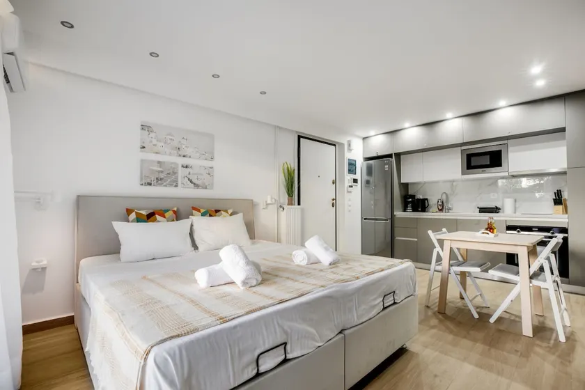 Halo - Luxury Studio in Athens - Image 1