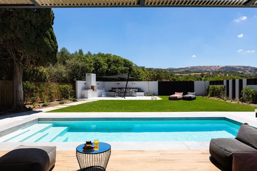 Family 4BR Villa, Ping Pong w Steps to Amenities - Image 1