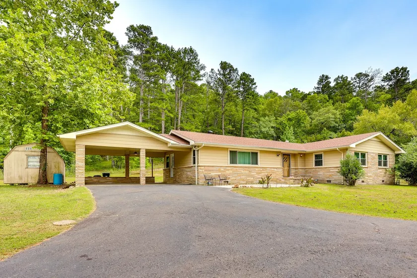 Mt Ida Home w/ Patio: 11 Mi to Lake Ouachita! - Image 1