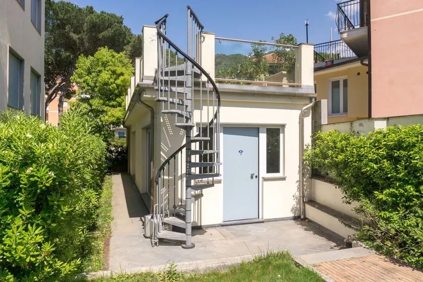 Cozy 95sqm Sunny Flat and Garden 100m from Sea #A1 - Image 1