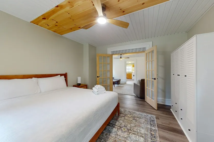 2BR apartment in town, close to wine trail & lakes - Image 1