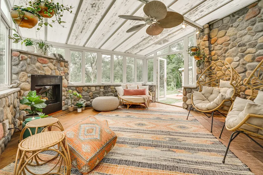 Picturesque Lake Elmo Cottage w/ Fire Pits! - Image 1