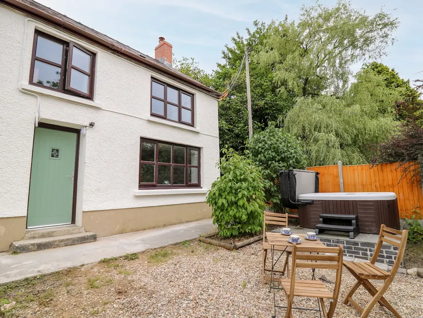 Fisherman's Cottage - Image 1