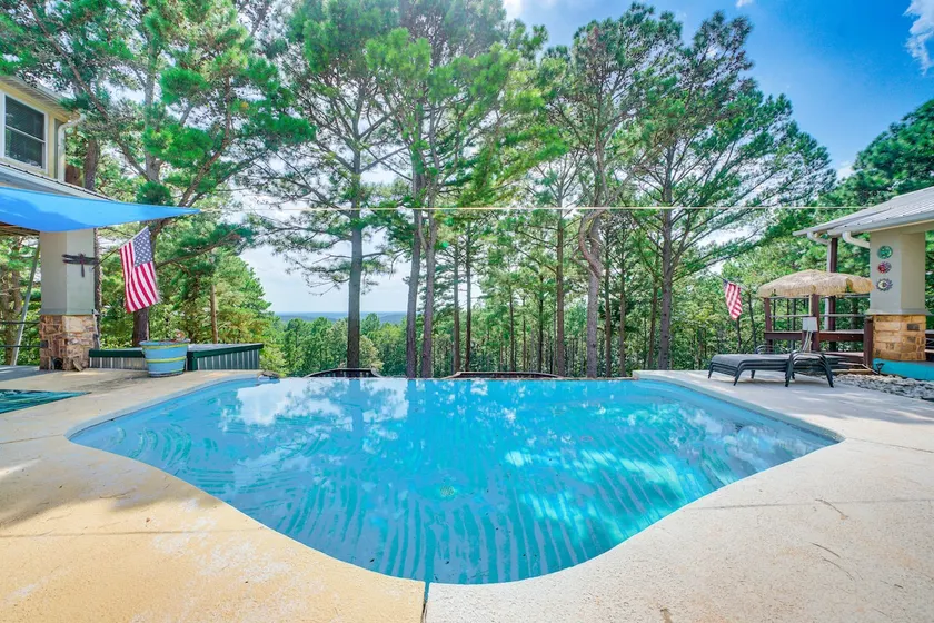 Broken Bow Escape w/ Mountain Views & Pool Access! - Image 1