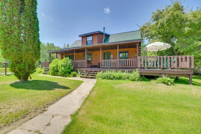 Michigan Cabin w/ On-site Pond & Deck - Image 1