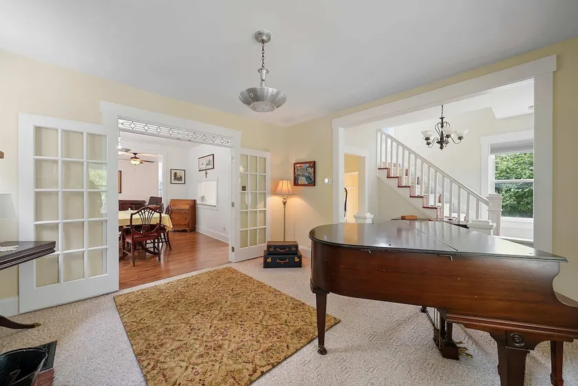 Classic Charm on Ashland - For 8 - Image 1