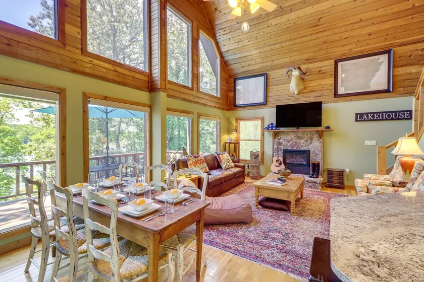 Peaceful Greers Ferry Cabin w/ Deck & Lake View! - Image 1