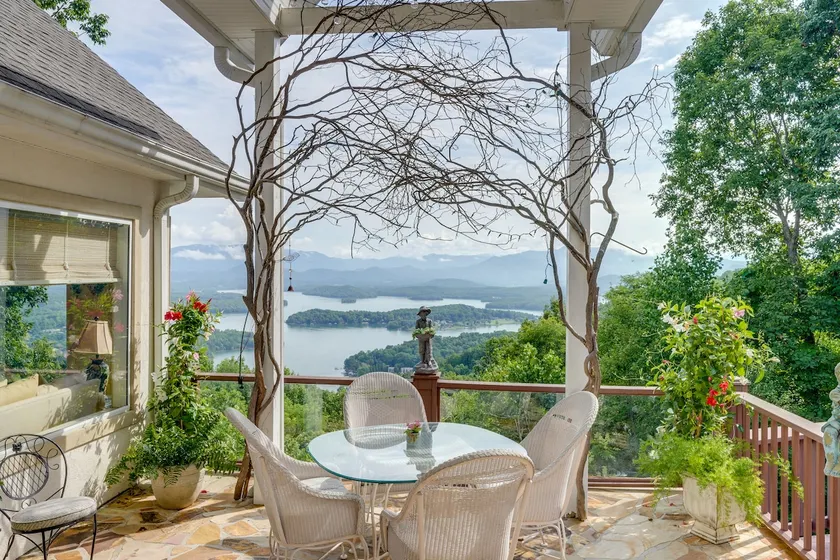 Million-dollar Views & Patio: Hiawassee Hideaway - Image 1