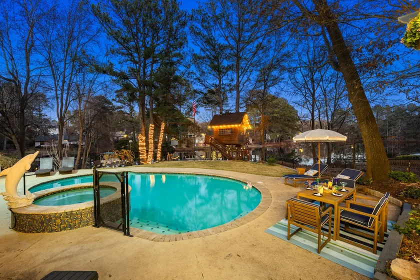 Suburban Escape | Pool, Lake & Family Memories - Image 1