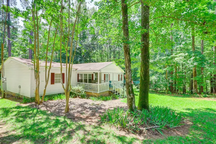 Pet-friendly Sparta Retreat: Porches & Fire Pit! - Image 1