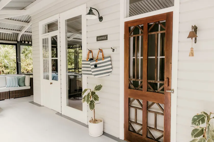 The Glenelg Upstairs Residence (6 persons) - Image 1